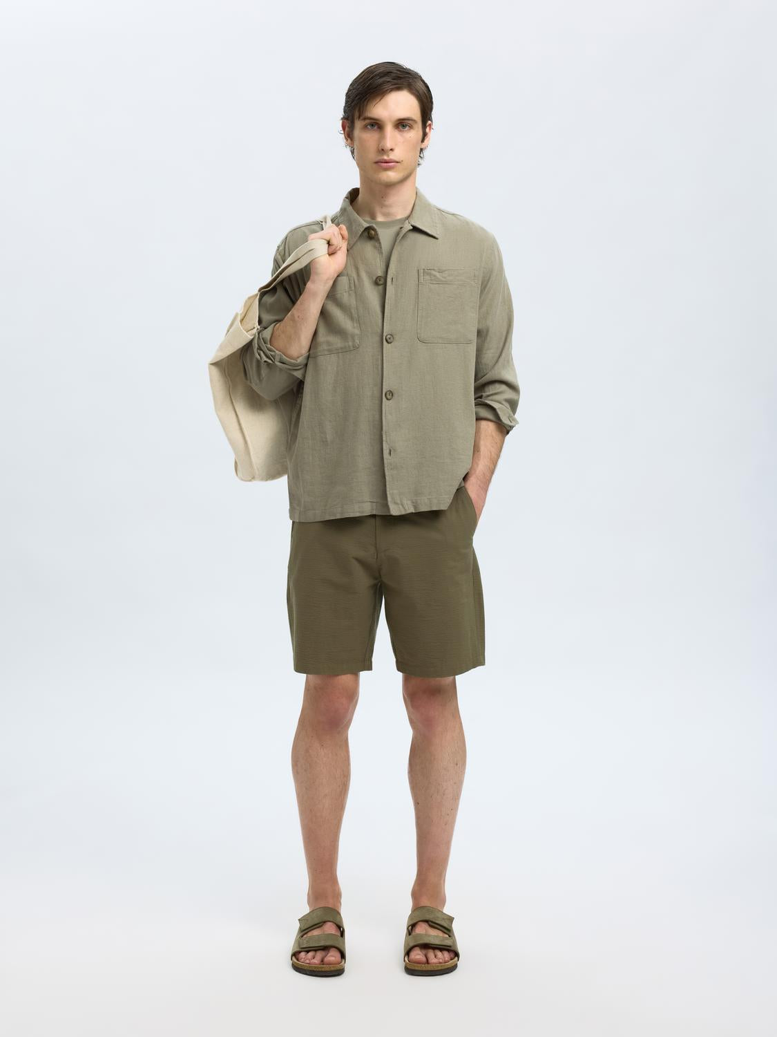 model_shot-front_full